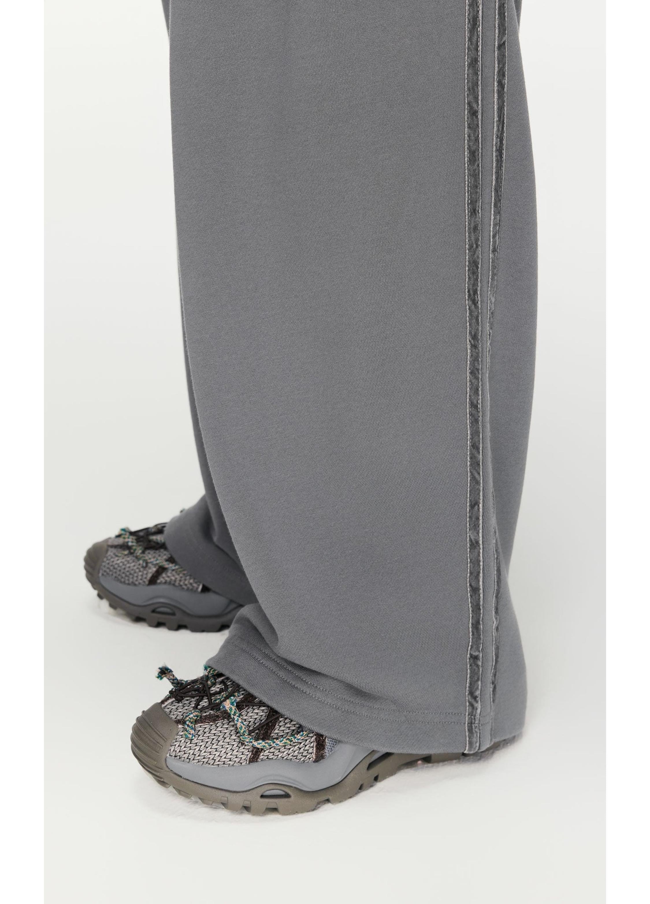 Loose Fitting Overlength Pants